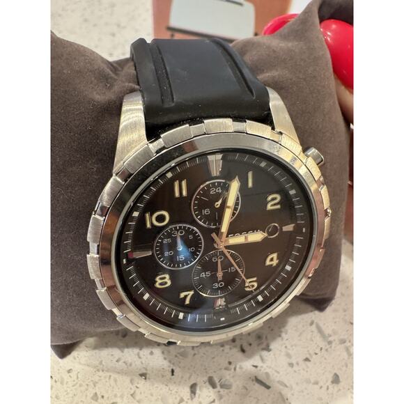 Fossil Dean Chronograph FS4613 Men’s Black Silicone Band Watch w/ Tin Box - Picture 3 of 15